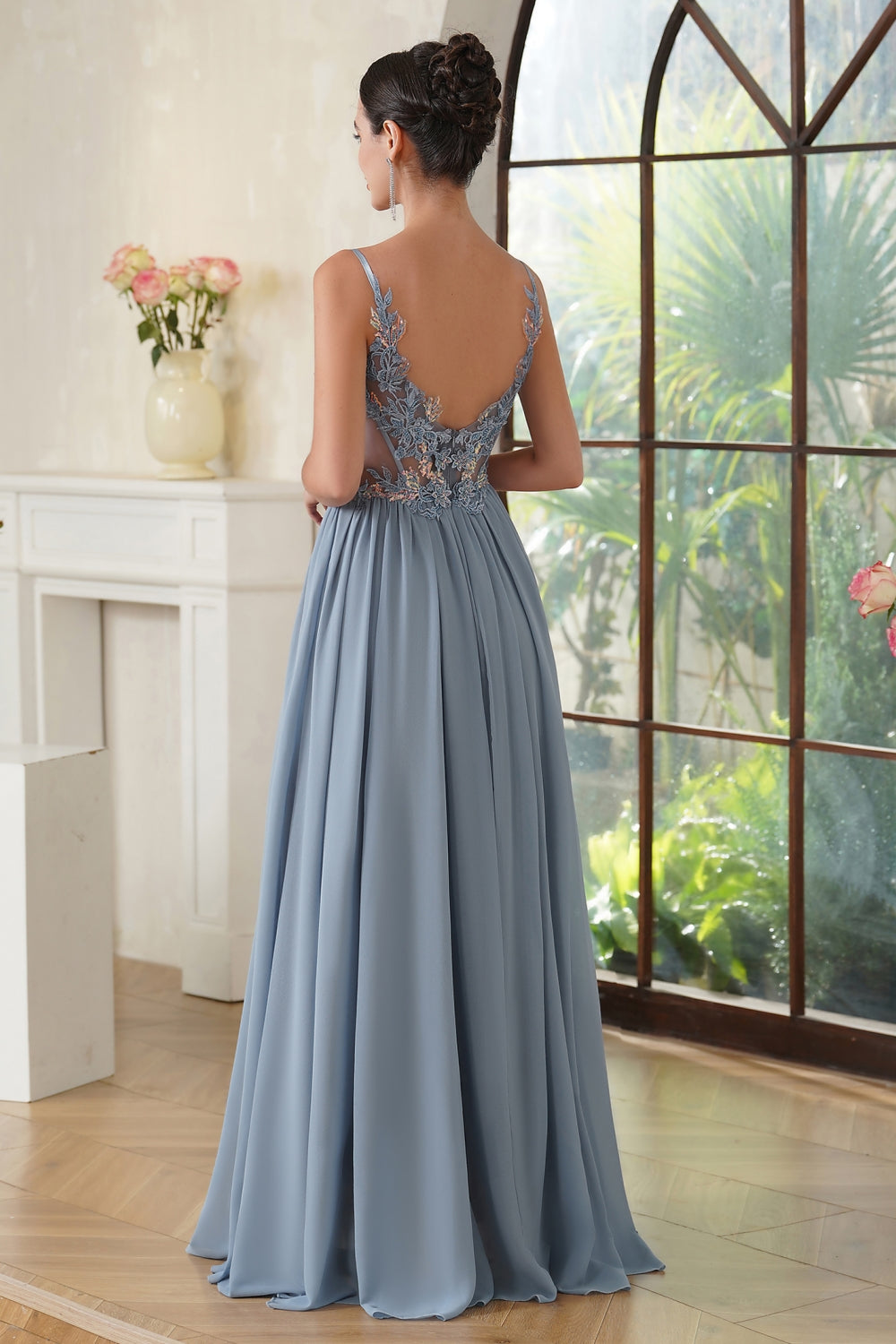 A-Line Spaghetti Sleeveless V-Neck Lace Applique Floor-Length Prom Dress