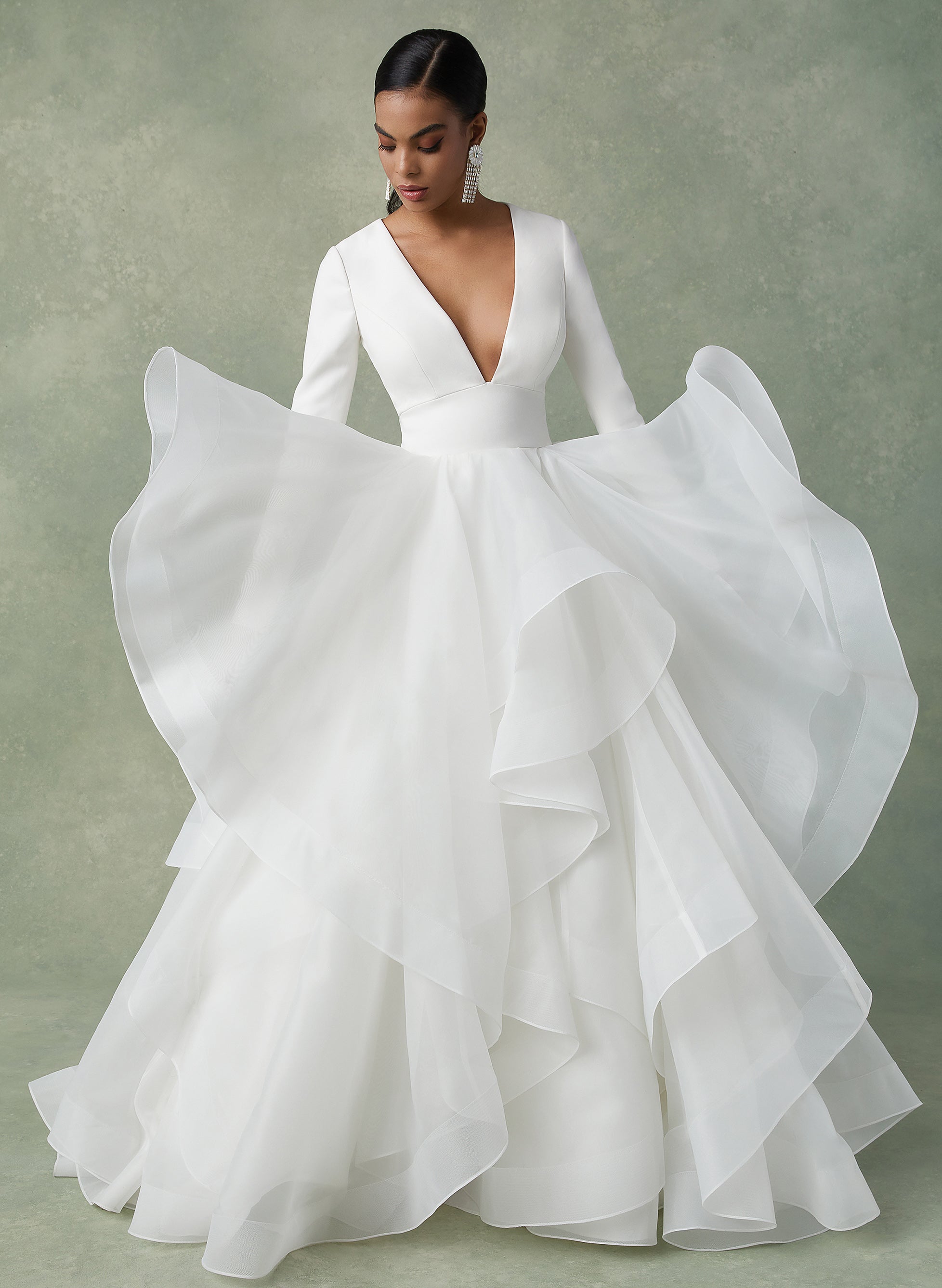 Long Ball Gown V-neck Ruffles Tulle Wedding Dresses with Sleeves