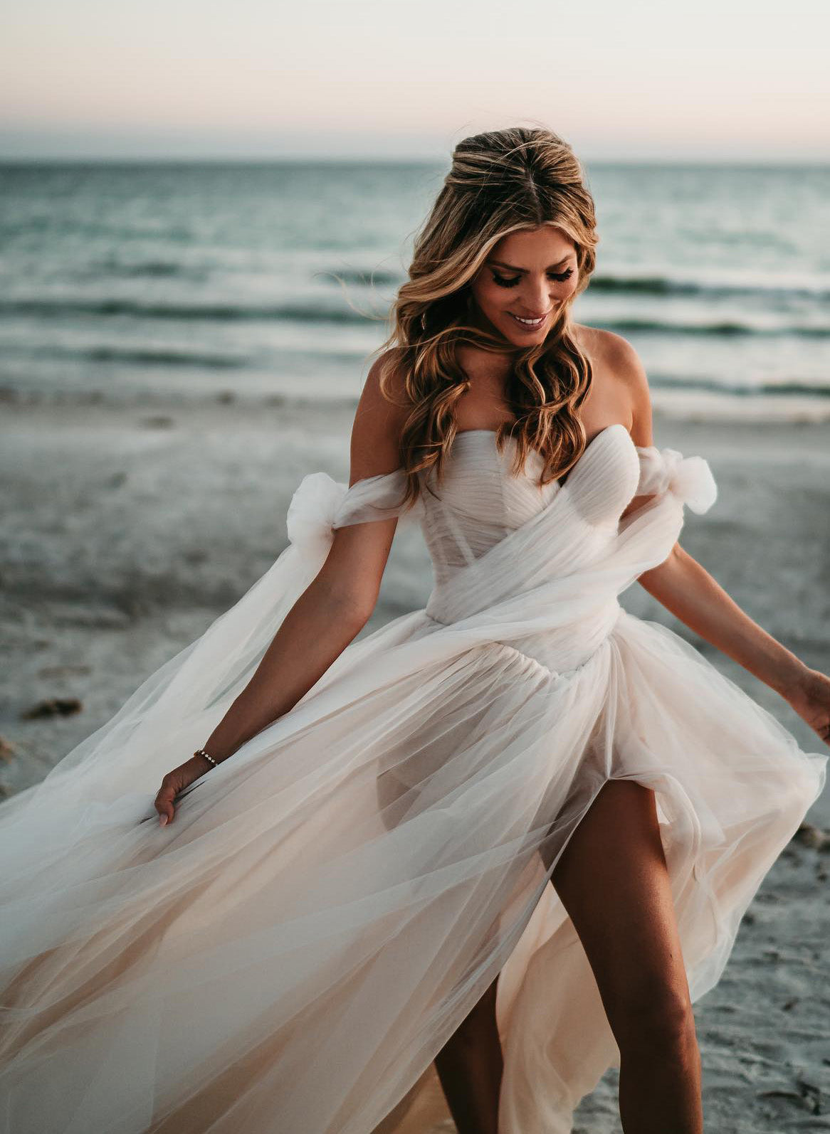 Long Off-The-Shoulder A-Line Tulle Wedding Dresses With Split Front