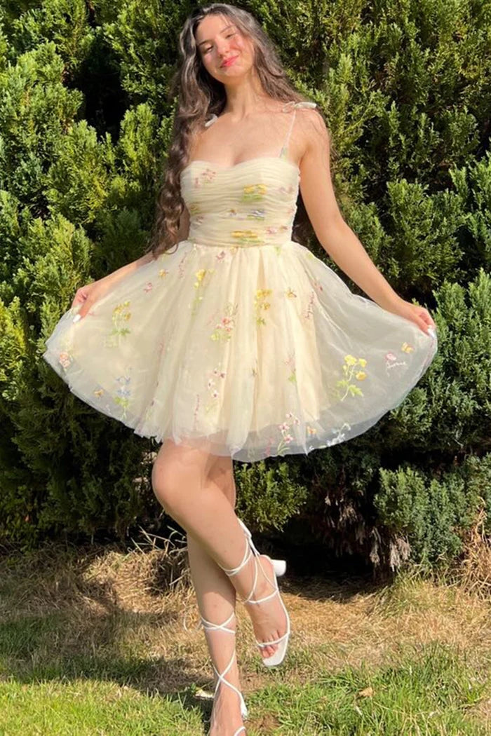 A-Line Tulle Strapless Sleeveless Spaghetti Short Homecoming Dresses