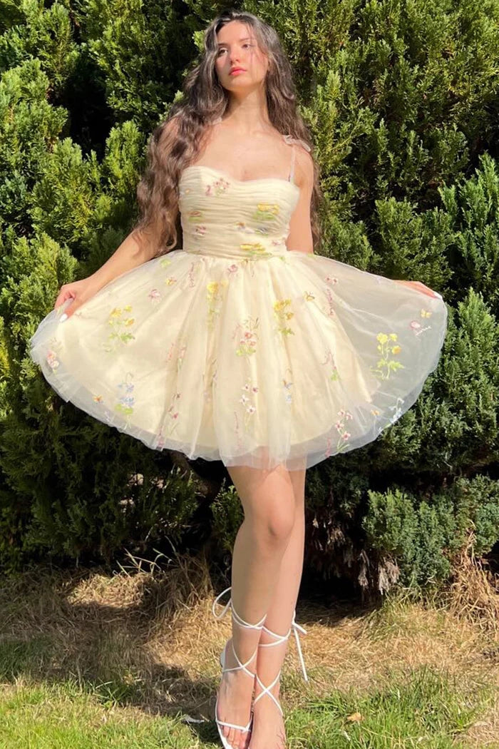 A-Line Tulle Strapless Sleeveless Spaghetti Short Homecoming Dresses