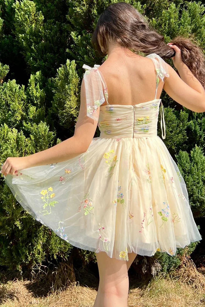 A-Line Tulle Strapless Sleeveless Spaghetti Short Homecoming Dresses