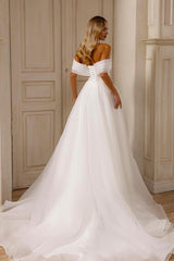 Gorgeous A-Line Strapless Sleeveless Split Wedding Dresses with Tulle Chapel Train