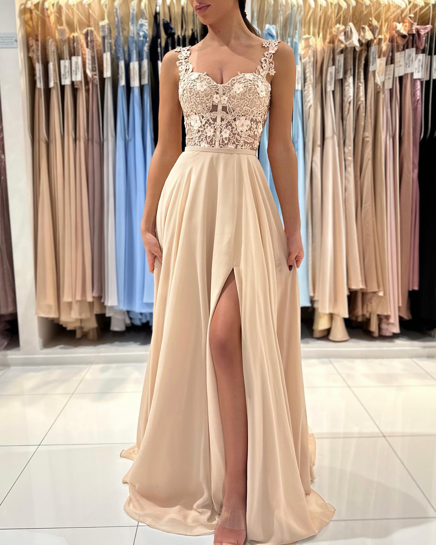 Elegant A-Line Sweetheart Chiffon Long Appliques Lace Prom Dress with Slit