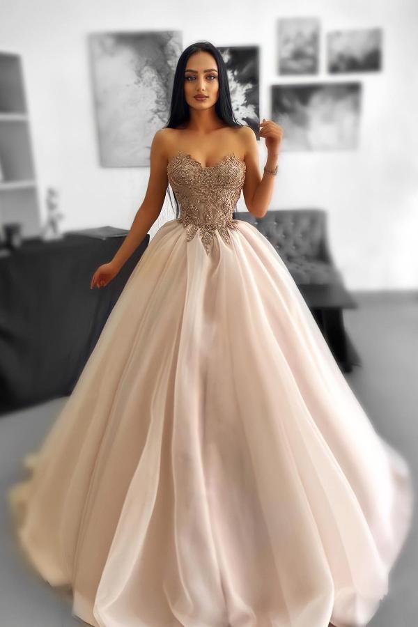 Ball Gown Sweetheart Sleeveless Tulle Long Prom Dresses with Appliques Lace