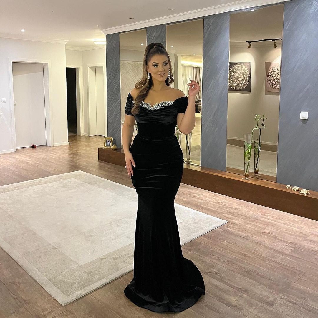 Mermaid Off-the-shoulder Velvet Long Prom Dresses with Appliques