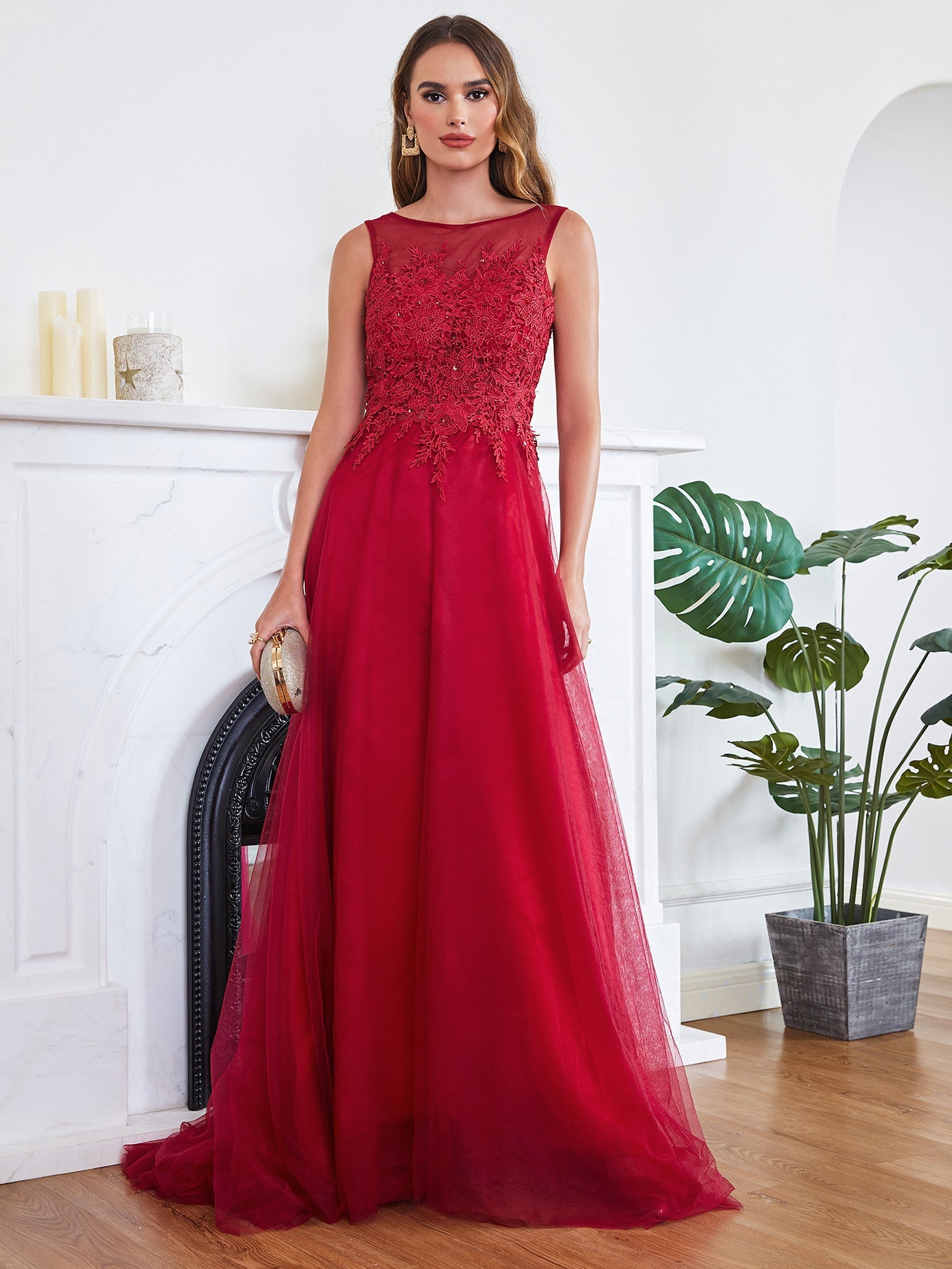 Long Sleeveless Round Neck Tulle A line Lace Appliques Bridesmaid Dress