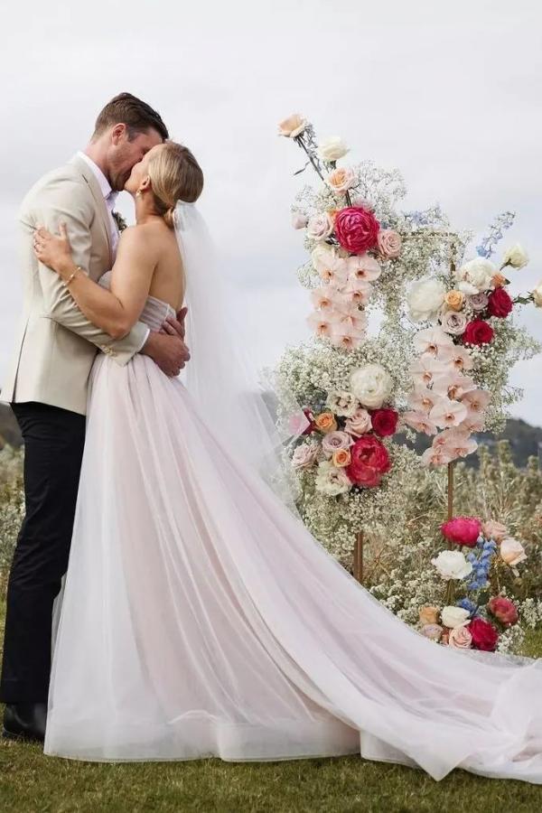 A-Line Sleeveless Strapless Cathedral Train Tulle Wedding Dresses