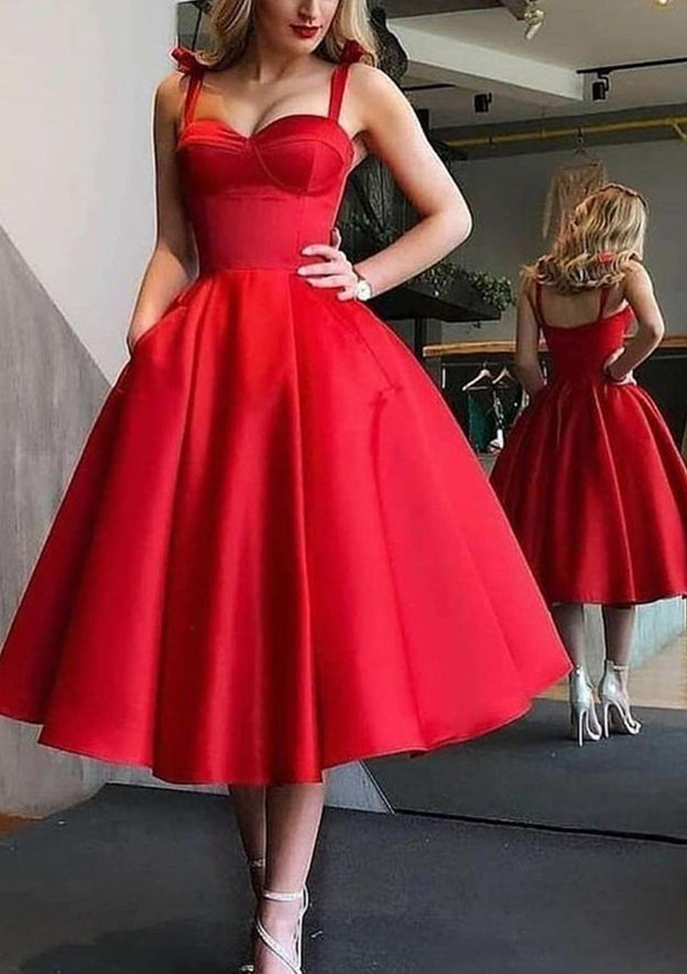 A-Line Satin Sweetheart Knee-length Homecoming Dresses with Pockets