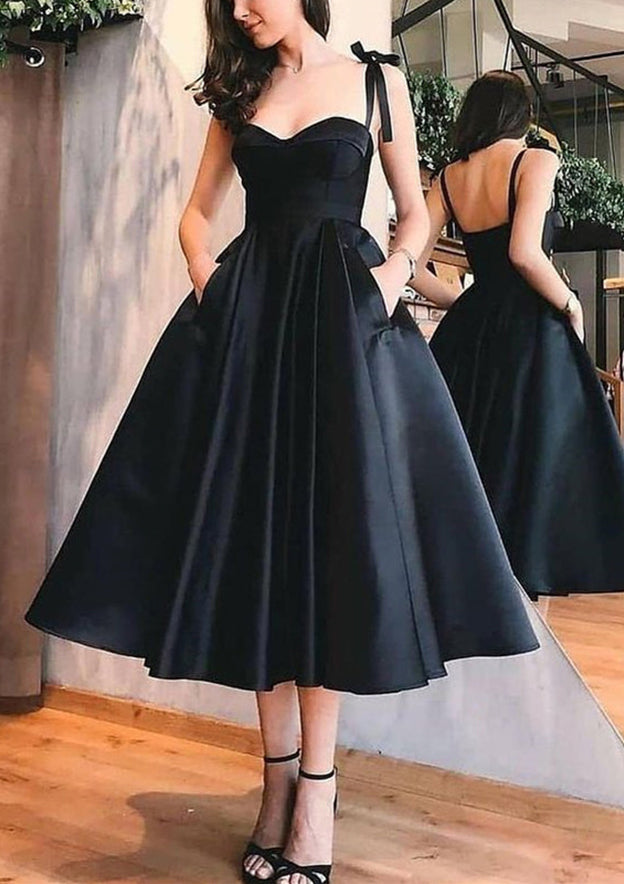 A-Line Satin Sweetheart Knee-length Homecoming Dresses with Pockets