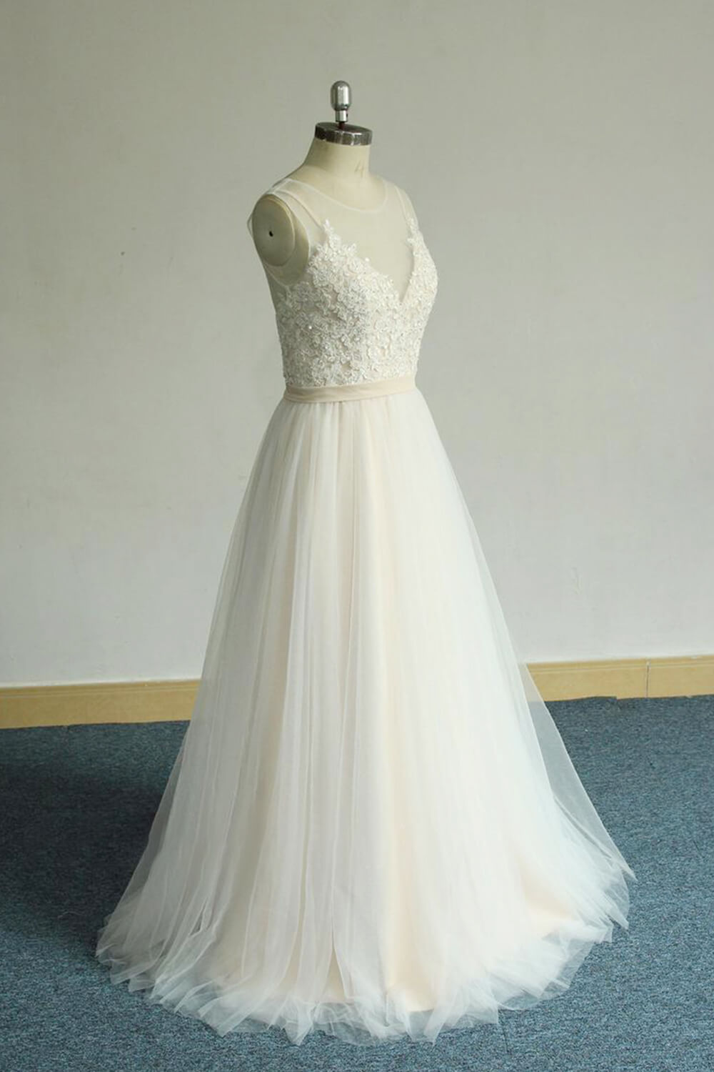 Chic Straps Sleeveless Appliques Wedding Dress A-line Tulle White Bridal Gowns On Sale-27dress