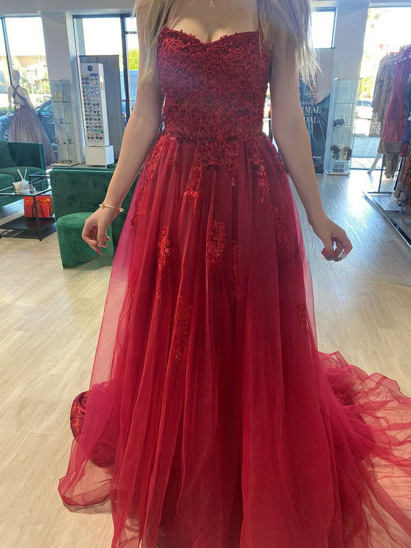 Elegant Lace Prom Dress - Ball Gown/Princess Sweep Train Scoop Neck Tulle Appliques