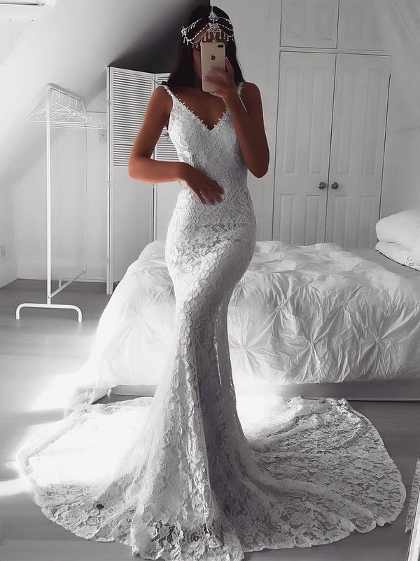 Elegant Trumpet/Mermaid V-neck Lace Sweep Train Wedding Dress