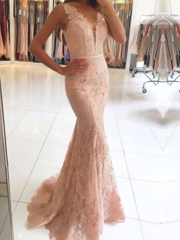 Elegant Trumpet/Mermaid V-neck Lace Tulle Prom Dress with Beading and Sweep Train