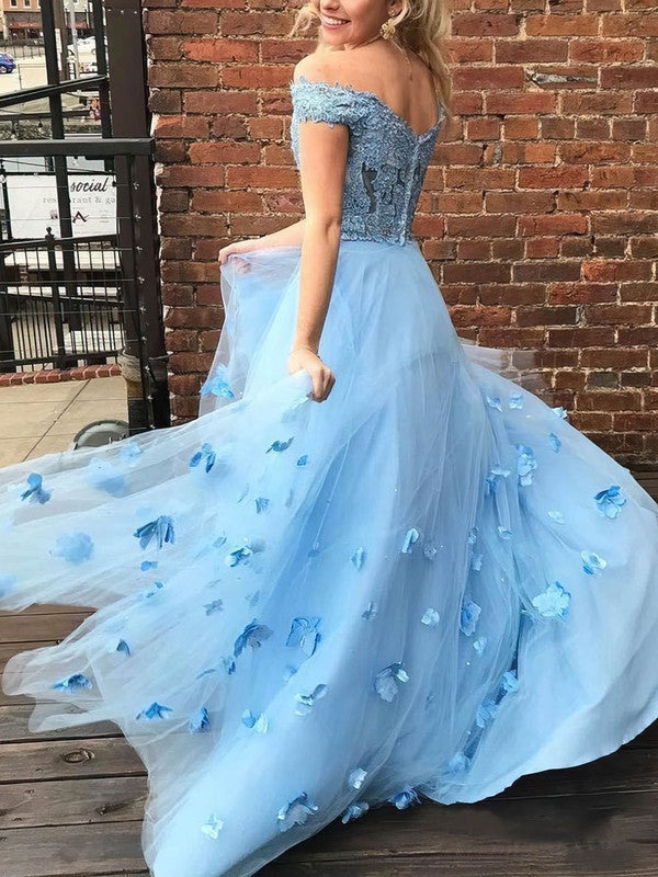 Elegant Tulle Off-the-shoulder Ball Gown with Appliques Lace Prom Dresses