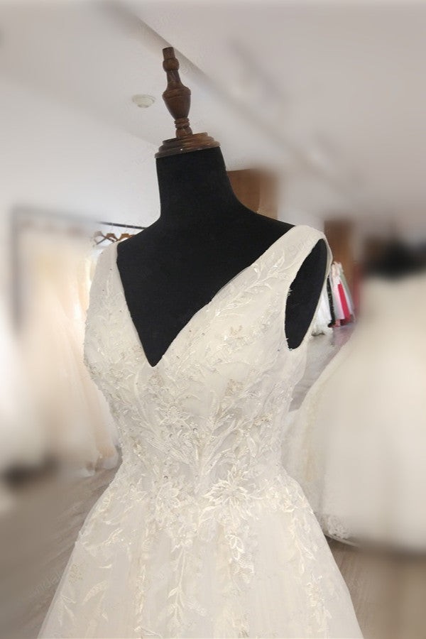 Glamorous White Tulle Lace Wedding Dress V-Neck Sleeveless Appliques Bridal Gowns On Sale-27dress