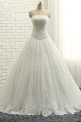 Gorgeous Bateau White Tulle Wedding Dresses A line Ruffles Lace Bridal Gowns With Appliques Online-27dress