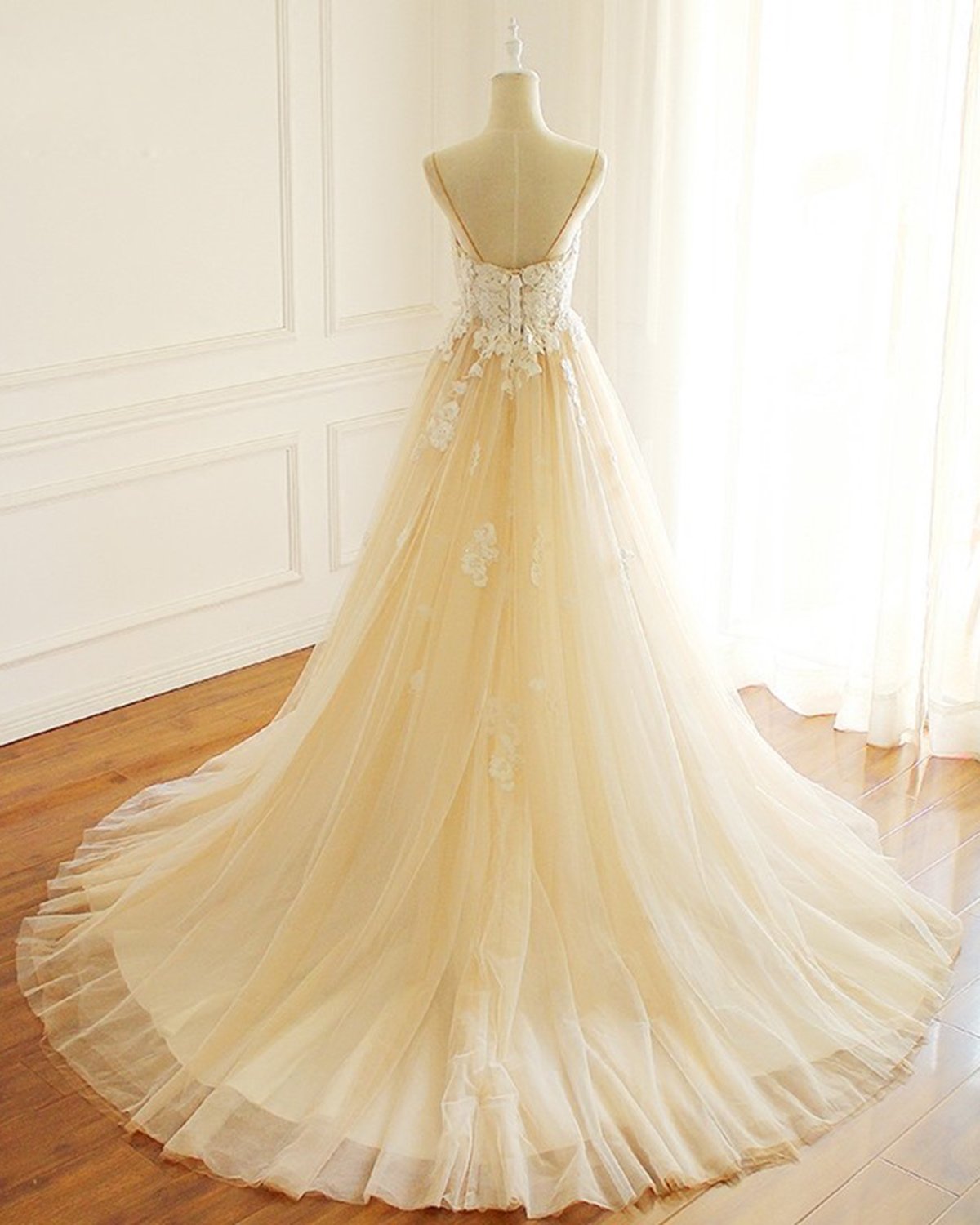 Gorgeous Sweetheart Creamy Tulle Wedding Dress Spaghetti Straps Sweep Train Bridal Gowns On Sale-27dress