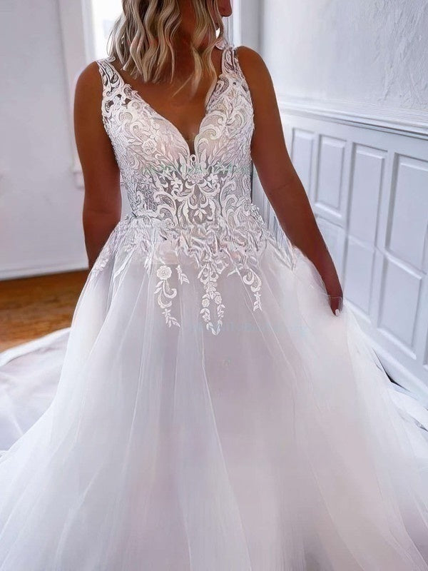 Lace Appliques Ball Gown V-neck Tulle Wedding Dress With Sweep Train