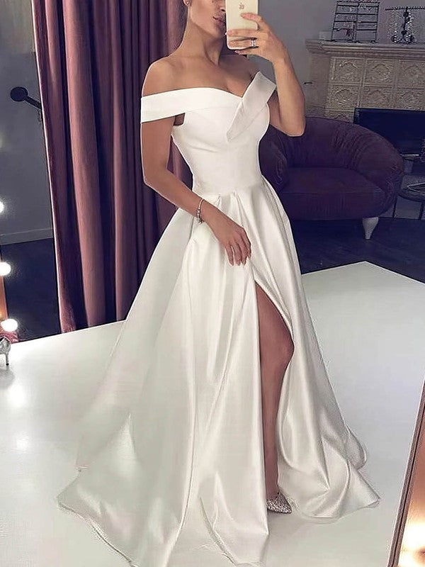 Off-the-shoulder Satin Split Front Ball Gown/Princess Prom Dresses with Sweep Train