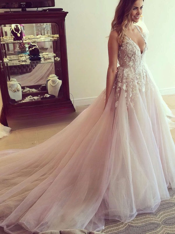 Princess V-neck Tulle Court Train Prom Dresses with Appliques Lace