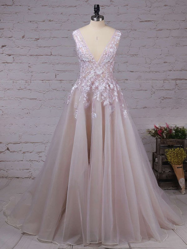 Princess V-neck Tulle Court Train Prom Dresses with Appliques Lace