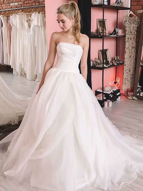 Straight Organza Sweep Train Wedding Dresses With Ruffles for Ball Gown