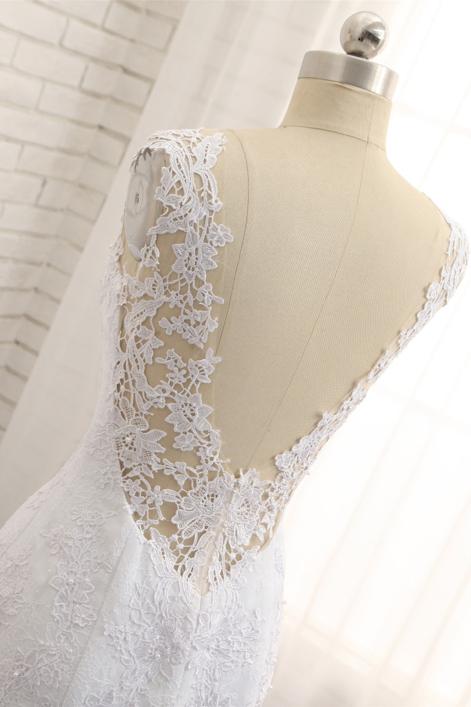 Stunning Jewel White Tulle Lace Wedding Dress Appliques Sleeveless Bridal Gowns On Sale-27dress