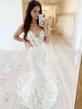 Trumpet/Mermaid V-neck Lace Wedding Dress With Appliques Lace