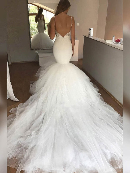 Tulle Chapel Train V-neck Trumpet/Mermaid Wedding Dress with Appliques Lace
