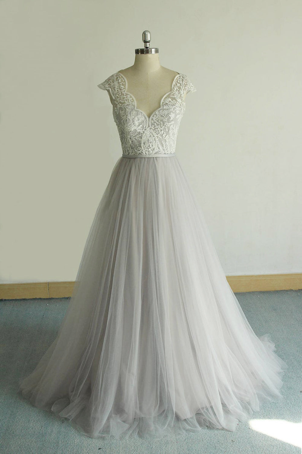 Unique V-neck Appliques Tulle Wedding Dress Ruffles Shortsleeves A-line Bridal Gowns On Sale-27dress