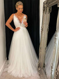 V-neck Tulle Sweep Train Ball Gown Wedding Dresses With Lace