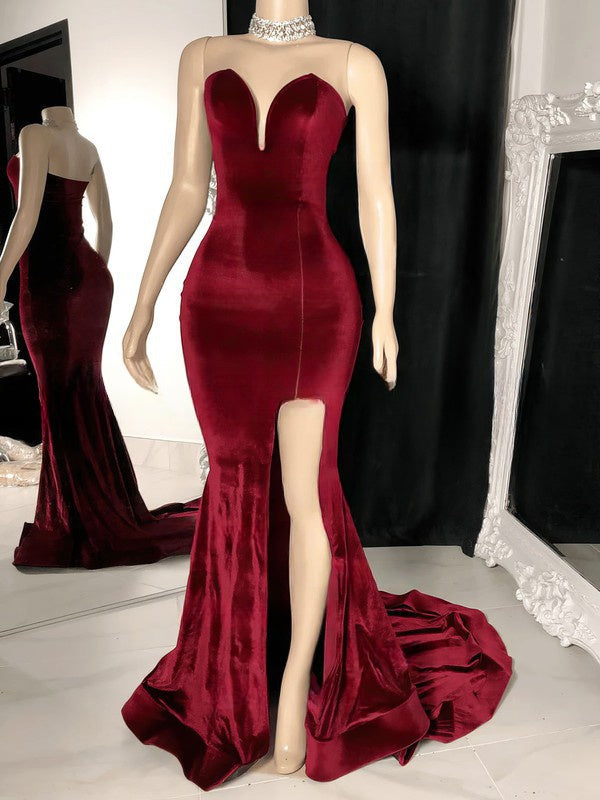 V-neck Velvet Prom Dress with Split Front and Sheath/Column Sweep Train