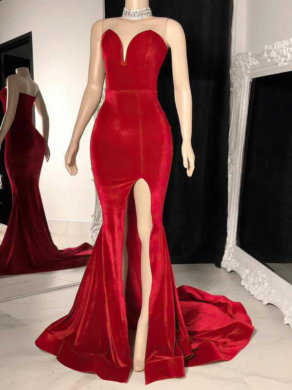 V-neck Velvet Prom Dress with Split Front and Sheath/Column Sweep Train